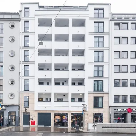 Numa Leo Aparthotel 4*