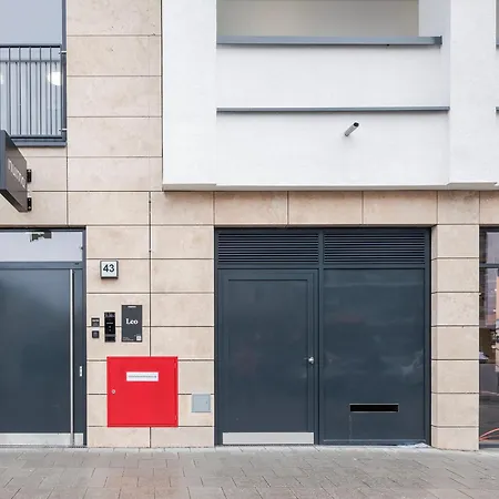 Numa Leo Aparthotel 4*