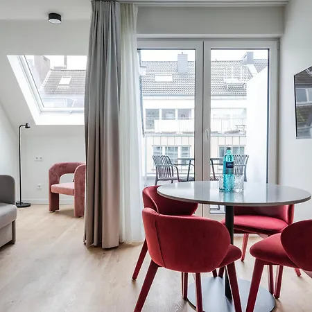 Numa Leo Aparthotel 4*